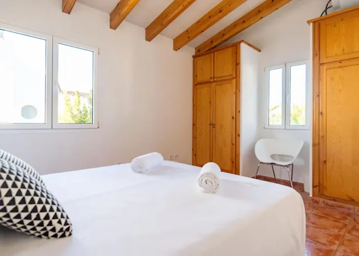 Relax En Tranquila Cala'N Blanes (Menorca)